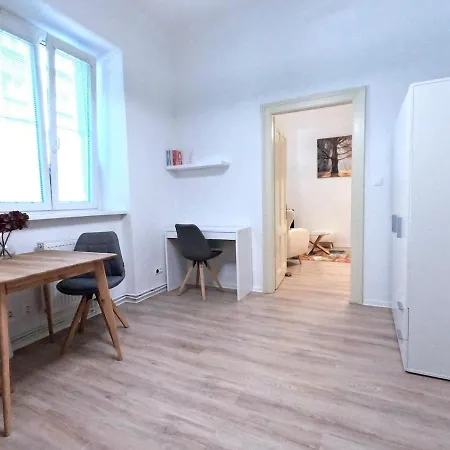 Lazaretska In Center, Great Location, Stylish, Near Eurovea Братислава